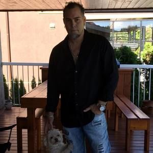 Meet your Posher, Adam